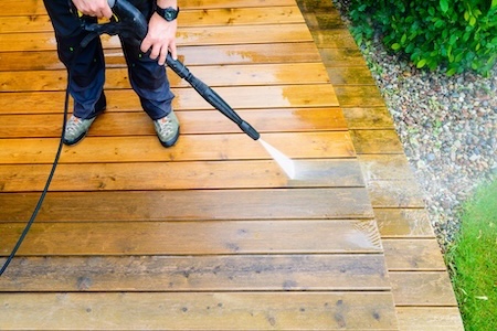 Why lake humidity causes algae growth on wood decks in bracey va